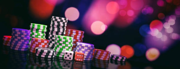 editoto platform showing sports markets, live dealer tables, and slot games on mobile